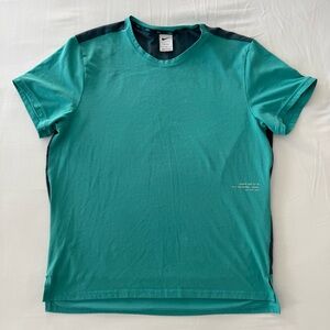 Nike Men's Grn/Teal Colorblock
Crewneck Dri-Fit Just Do It Training T-Shirt SZ L
